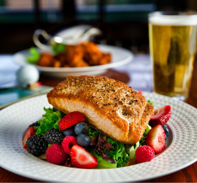 salmon berries salad
